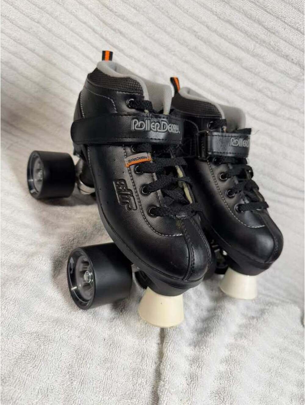Roller Derby Black Classic Quad Roller Skates size adult 6